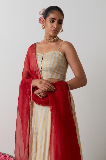 Buy_Vinusto_Silver Brocade Zari, Lace Sweetheart Striped Lehenga Set With Katan Silk Dupatta 