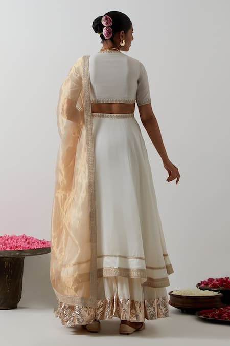Vinusto Zari Embroidered Choli Blouse & Layered Lehenga 