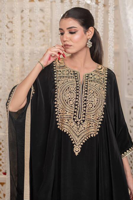 Buy_Daljit Sudan_Black Crepe Embroidery, Zari V-neck Thread And Tilla Kaftan _Online_at_Aza_Fashions
