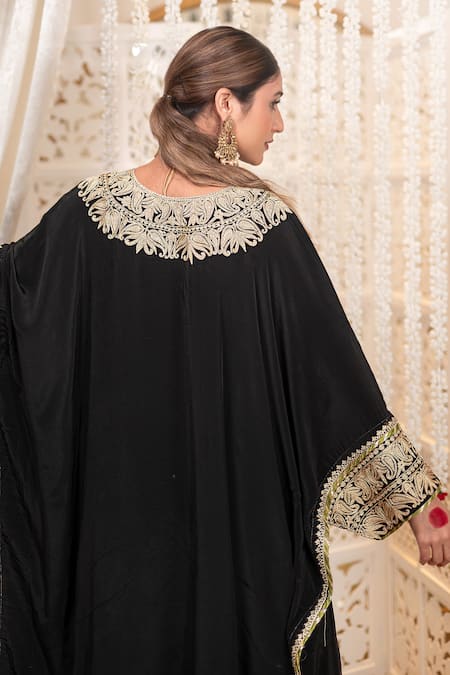 Buy_Daljit Sudan_Black Crepe Embroidery, Zari V-neck And Tilla Kaftan & Pant Set _Online_at_Aza_Fashions