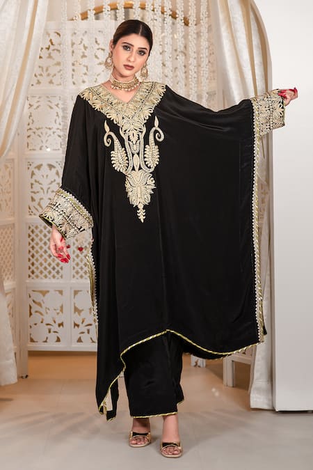 Shop_Daljit Sudan_Black Crepe Embroidery, Zari V-neck And Tilla Kaftan & Pant Set _Online_at_Aza_Fashions