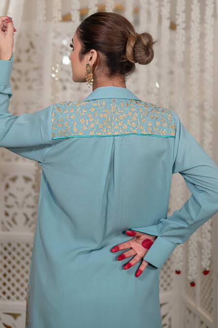 Daljit Sudan_Blue Georgette Embroidery Collared Tilla Kurta And Pant Set _Online_at_Aza_Fashions