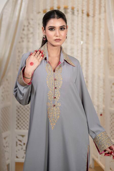 Daljit Sudan_Gray Georgette Embroidery Collared Tilla Double Kurta Set _Online_at_Aza_Fashions