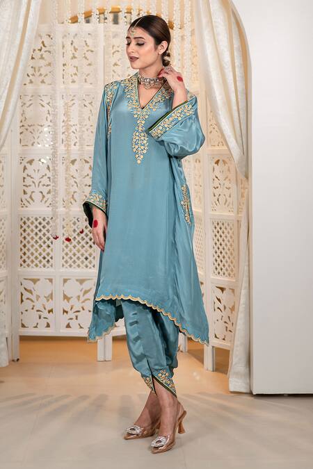 Daljit Sudan_Blue Crepe Embroidery V-neck Tilla Phiran And Tulip Pant Set _Online_at_Aza_Fashions