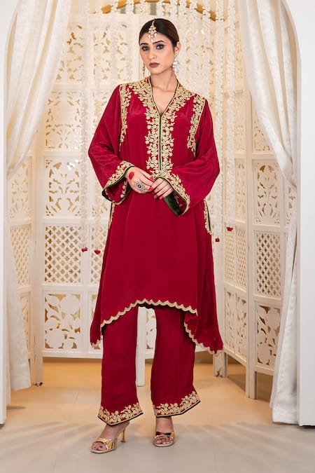 Daljit Sudan Tilla Embroidered Phiran & Pant Set