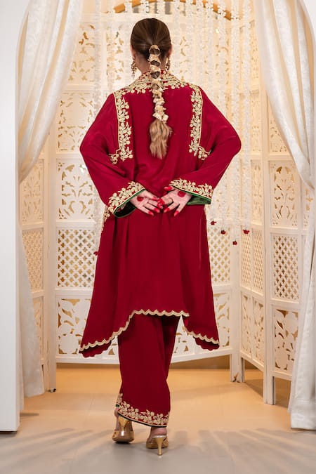 Daljit Sudan Tilla Embroidered Phiran & Pant Set