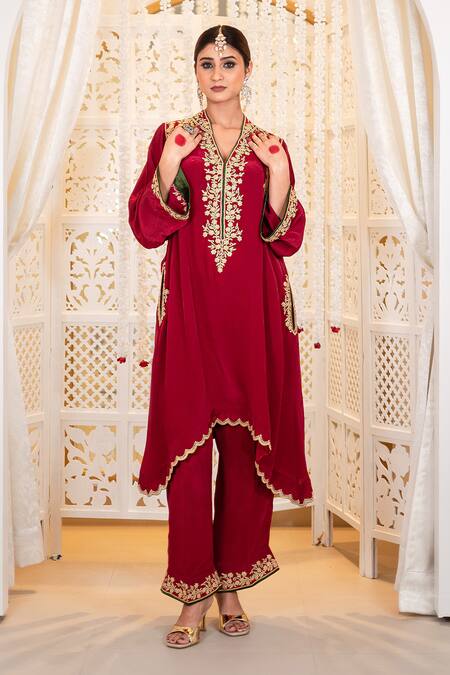 Buy_Daljit Sudan_Red Crepe Embroidery, Zari V-neck Tilla Phiran And Pant Set _Online_at_Aza_Fashions