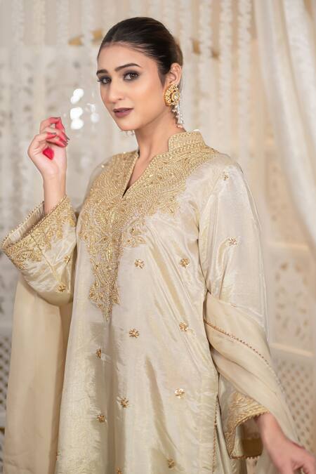 Shop_Daljit Sudan_Off White Satin, Organza Embroidery Split V-neck Tissue Tilla Kurta Set _Online_at_Aza_Fashions