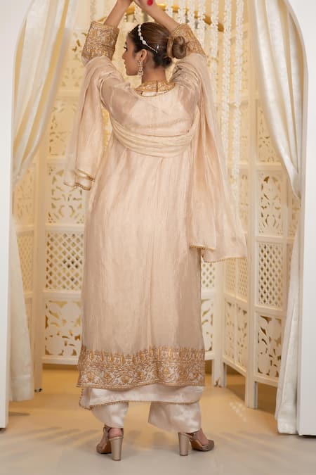 Daljit Sudan Crushed Tissue Tilla Embroidered Kurta Set