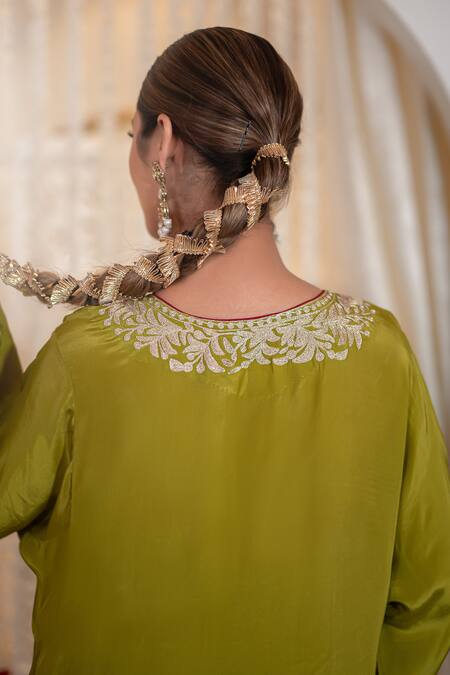 Buy_Daljit Sudan_Green Crepe, Georgette Embroidery Split V-neck Aari Kurta Salwar And Dupatta Set 