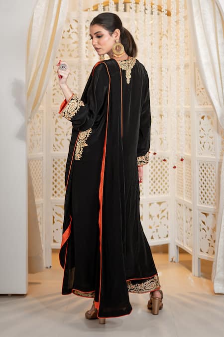 Daljit Sudan Kashmiri Aari Tilla Embroidered Cowl Kurta & Pant Set