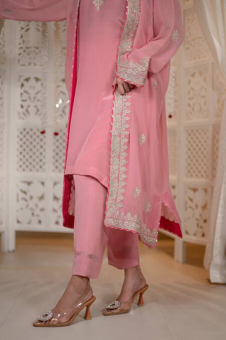 Daljit Sudan_Pink Crepe, Organza Embroidery V-neck Kashmiri Aari Jacket Kurta Pant Set _Online_at_Aza_Fashions
