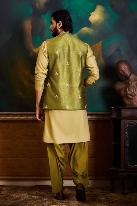Histori Resham & Beadwork Embroidered Bundi Kurta Set 