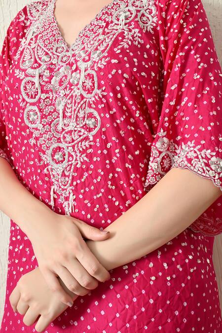 Buy_OHH CROW_Pink , Chanderi Embroidery, Zari V-neck Bandhani Kaftan And Pant Set 