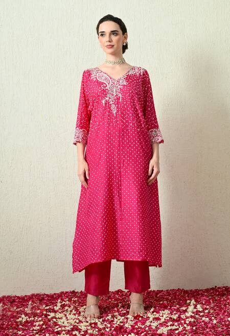 Buy_OHH CROW_Pink Chanderi Silk Embroidery V-neck Bandhani Kaftan And Pant Set _Online_at_Aza_Fashions