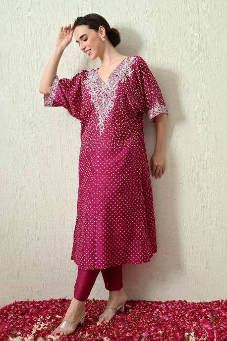 Shop_OHH CROW_Magenta Chanderi Silk Embroidery, Zari V-neck Bandhani Kaftan And Pant Set 
