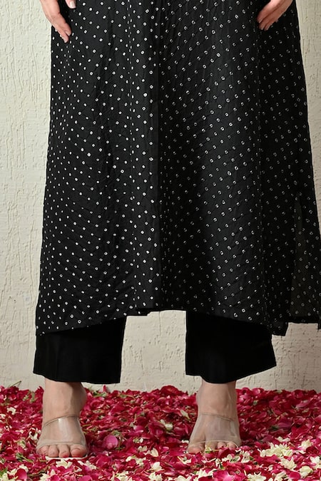 Shop_OHH CROW_Black , Chanderi Embroidery V-neck Bandhani Pattern Kaftan And Pant Set 