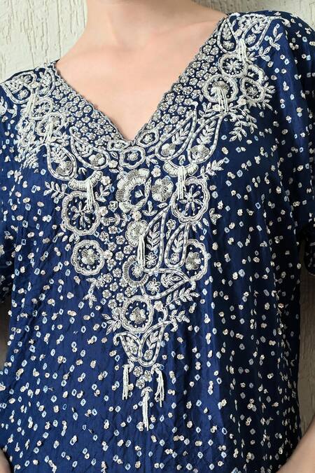 Buy_OHH CROW_Blue Gingham, Chanderi Silk Embroidery, Zari V-neck Bandhani Kaftan And Pant Set 