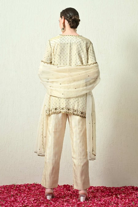 OHH CROW Embroidered Kurta Set 