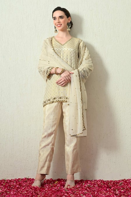 OHH CROW Embroidered Kurta Set 