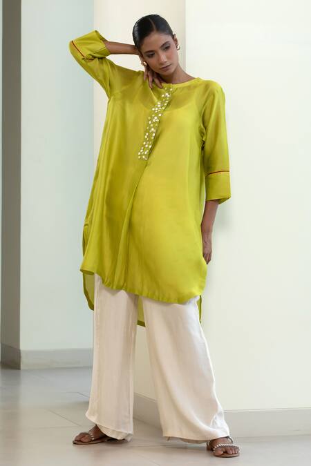 Buy_Eeda_Green Chanderi Silk Sequins Round Neck High-low And Chain Detail Kurta _Online_at_Aza_Fashions