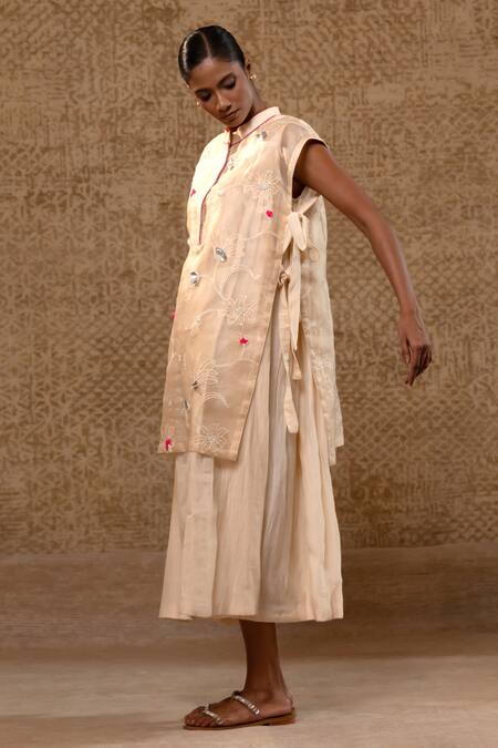 Shop_Eeda_Off White Chanderi, Silk Organza Sequins, Applique, Zari-woven Dress And Cape _Online_at_Aza_Fashions