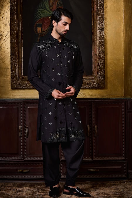 Histori Dhagai Embroidered Kurta & Salwar Set 