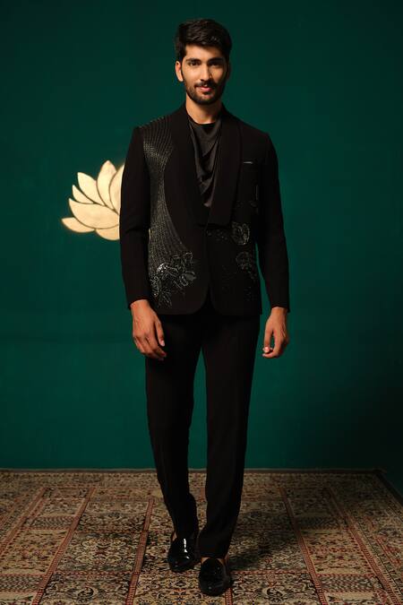 Niloufer By Aasif Ally_Black Silk Sequins Sequence And Cutdana Handwork Blazer Set _at_Aza_Fashions