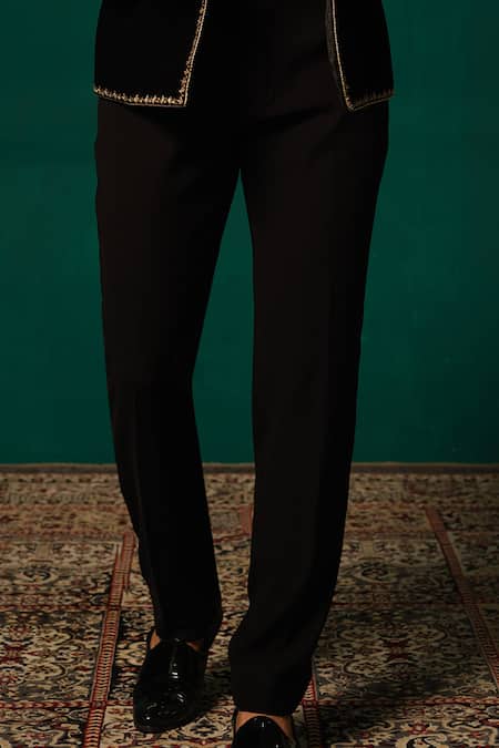 Niloufer By Aasif Ally_Black Velvet Embroidery Zardozi Bandhgala Set _Online_at_Aza_Fashions