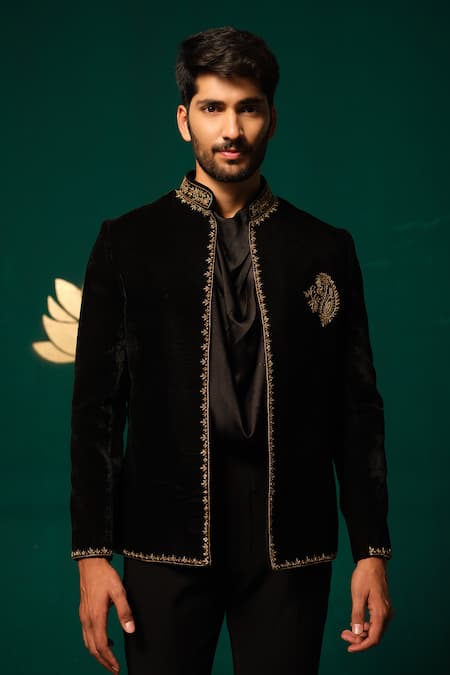 Buy_Niloufer By Aasif Ally_Black Velvet Embroidery Zardozi Bandhgala Set 