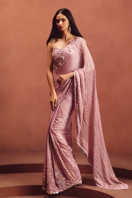 Awigna Mauve Embellished Saree With Blouse 