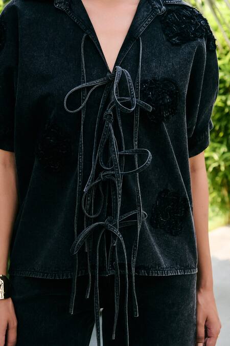 Buy_Kay Kay_Black Denim Embroidery Collared, V-neck Ciri Tie-up Shirt And Pant Co-ord Set 