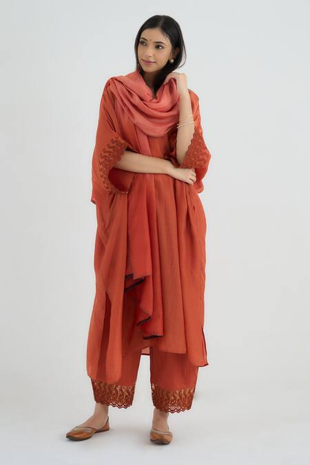 Buy RAAS LIFE Rust Cotton, , Vegan Lace V-neck Angela V Kaftan With Pant Online at Aza Fashions Buy_RAAS LIFE_Rust Cotton, , Vegan Lace V-neck Angela V Kaftan With Pant _Online_at_Aza_Fashions