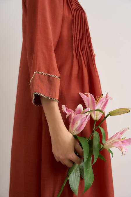 Buy_RAAS LIFE_Rust Cotton, , Vegan Lace Round Neck Tulip Pleated Kurta Set _Online_at_Aza_Fashions