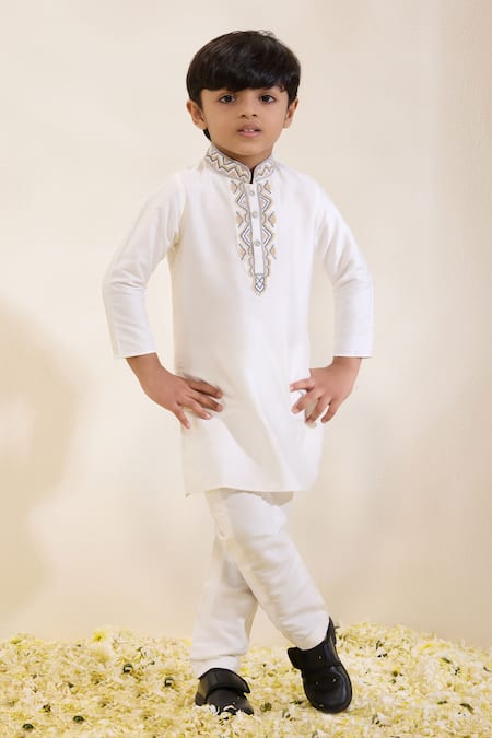 Neha Gursahani Embroidered Collar & Placket Kurta Set 