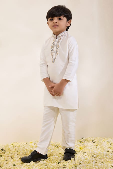 Buy_Neha Gursahani_Ivory Silk Embroidery Collar And Placket Kurta Set _Online_at_Aza_Fashions