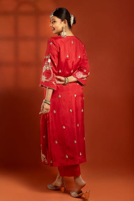 Tanu Malhotra Embroidered Kurta Set 