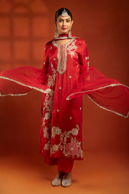 Tanu Malhotra Embroidered Kurta Set 