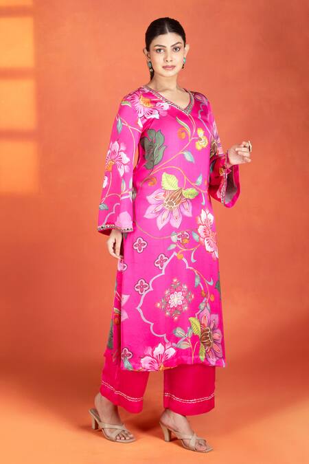 Tanu Malhotra_Fuchsia Modal, Satin Mirrors, Embroidery, Piping V-neck Floral Printed Kurta Set _at_Aza_Fashions