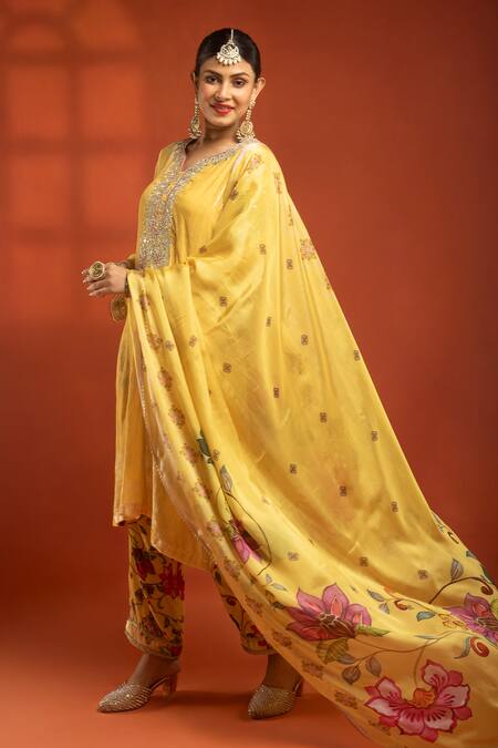 Shop_Tanu Malhotra_Yellow Velvet, Silk Embroidery, Sequins, Stones, Foil Printing, Kurta Salwar Set _Online_at_Aza_Fashions