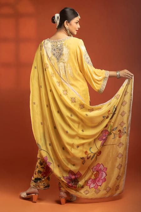 Tanu Malhotra Velvet Kurta Salwar Set 