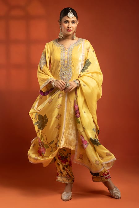 Tanu Malhotra Velvet Kurta Salwar Set 