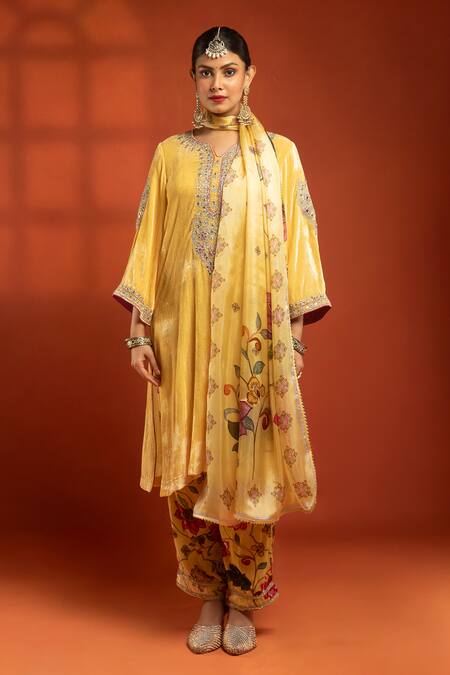 Tanu Malhotra_Yellow Velvet, Silk Embroidery, Sequins, Stones, Foil Printing, Kurta Salwar Set _at_Aza_Fashions