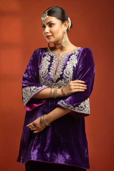 Buy_Tanu Malhotra_Purple Velvet, Silk Embroidery, Metallic Thread, Foil Printing, Kurta Dhoti Set 