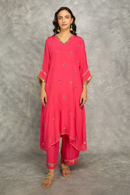 Tanu Malhotra_Fuchsia Crepe Mirrors V-neck High-low Kaftan Kurta And Pant Set _Online_at_Aza_Fashions