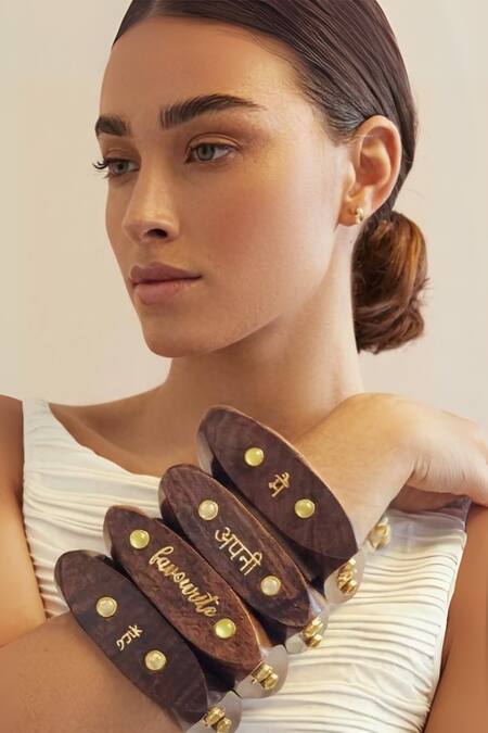 Buy_Mnsh_Brown Stones, Studs Main Apni Fav Hu Bangle - Single Pc 