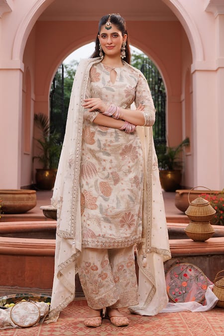 Meenagurnam Flower Jaal Cutdana & Sequin Embroidered Kurta Set 