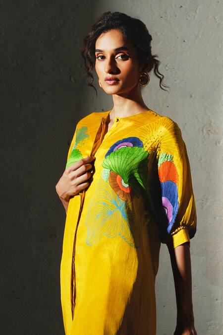 Buy_Basil Leaf_Yellow Linen, Silk, Shantoon Beads Round Neck, Split Printed Kurta And Pant Set _Online_at_Aza_Fashions