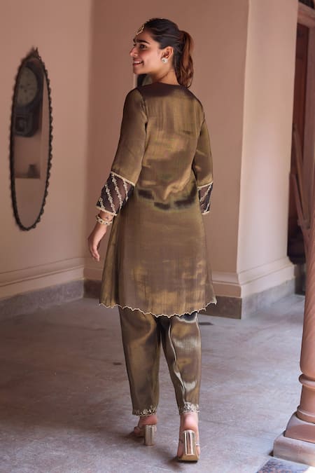 Dohr India Nurah Aari & Gota Embroidered Kurta Salwar Set 