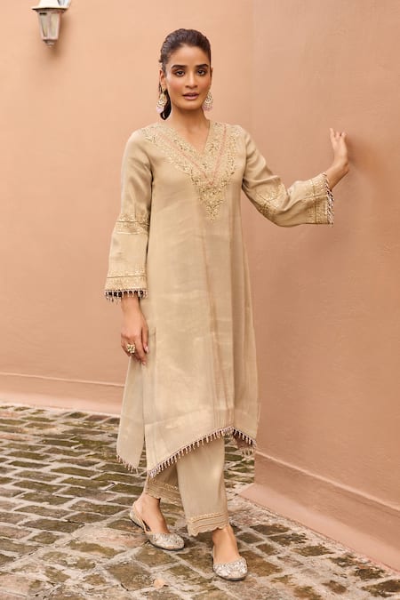 Buy Dohr India Gray Tissue, Organza, Silk Zari, Sequins, Sultana And Gota High-low Kurta Set Online at Aza Fashions Buy_Dohr India_Gray Tissue, Organza, Silk Zari, Sequins, Sultana And Gota High-low Kurta Set _Online_at_Aza_Fashions